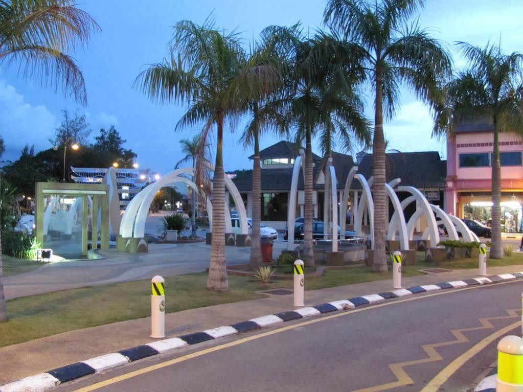 Hotel Dj Palace Lumut Zewnętrze zdjęcie